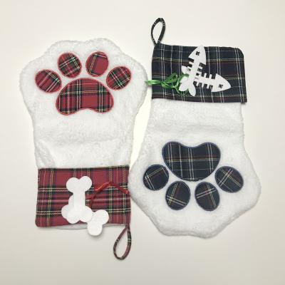 China Eco-Friendly and Reusable Dog Cat Paw Stocking Santa Gift Candy Bag Socks Hanging Ornaments for Christmas Holiday Party Home Decoration for sale