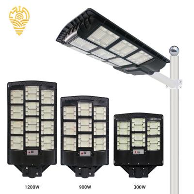 China ROAD 300w outdoor aluminum remote control waterproof street light 600w 800w 900w 1000w 1200w integrated all in one solar street light for sale