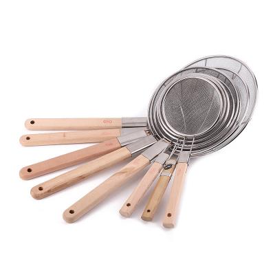 China Fine Wire Mesh Strainer Colander Spoon Metal Kitchen Instrument Colander Stainless Steel Sieve Strainer Colander for sale