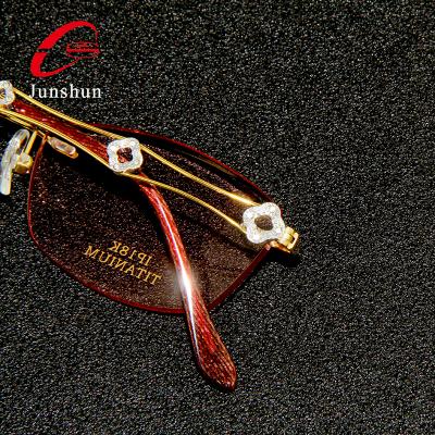 China Newest Titanium Line Diamond Clover 2021 Comfortable Eyeglasses Special Eyewear Luxury Fashion Stylish for sale