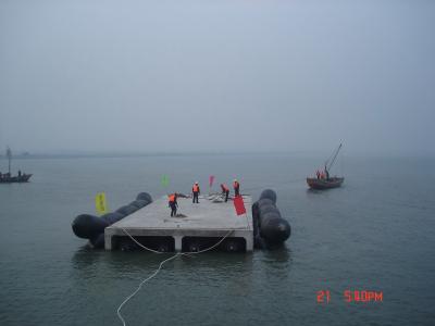 China Marine Floating Airbags , High Strength Inflatable Rubber Airbags for sale