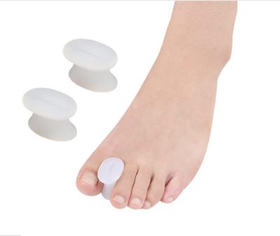 China Pro Eco-friendly Toe Separator Corrector Valgus Hallux Product Protector Forefoot Foot Care Toe Fixator for sale