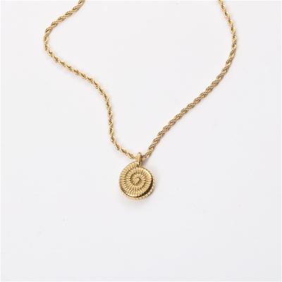 China Cute Stainless Steel Trend Jewelry 18K Gold Plated Cute Snail's Love Conch Twist Chain Necklace for sale