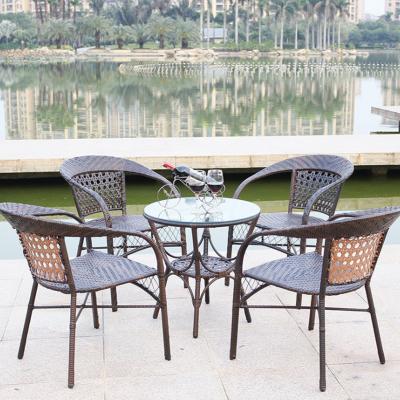 China Modern Country Good Weather China Furniture Metal Frame Chair Outdoor Outdoor Yard Table Set With Tempered Glass for sale