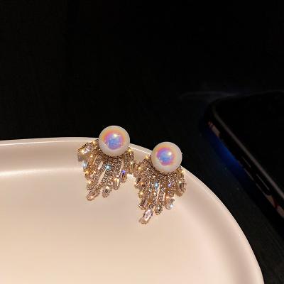 China FASHIONABLE pearl short earrings high temperament Japan and South Korea sense earrings in 2021 for sale