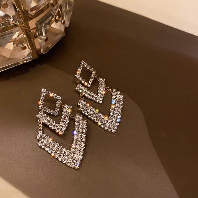 China FASHIONABLE diamond-shaped earrings with high drill sense of personality French design for women 2020 new for sale