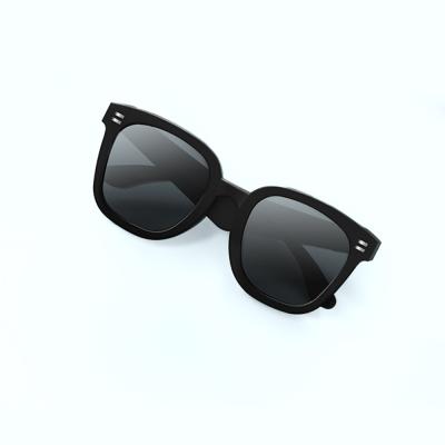 China New Design BLUETOOTH SUNGLASSES Smart Audio Radio Glass Glasses Visual Earphone Sunglasses for sale