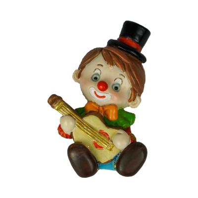 China Custom polyresin home gift Europe decor mini resin clown figurine with guitar for sale