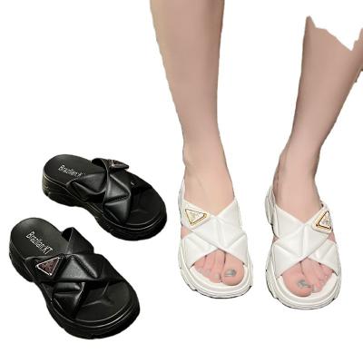 China New fashion trend summer leisure Korean version simple thick single cross with sandals women's 2023 fashion outdoor to wear waist-lifting slipper for sale