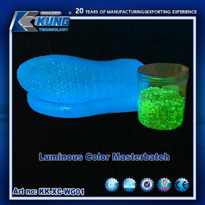 China Luminous Color Masterbatch Glow In The Dark Plastic Resin For Shoemaking for sale