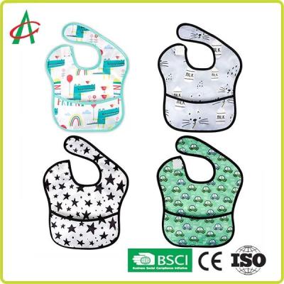 China Adjustable Waterproof Newborn Baby Bibs For Feeding And Eating for sale