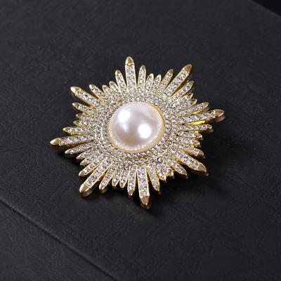 China Simple/Fashion 2022 Hot Selling New Stainless Steel Famous Brand Rhinestone G Woman Retro Crystal Jewelry Pin Brooch Designer Brooch for sale