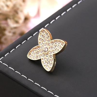 China Retro luxury designer Cc Broaches Pin Brooch Broches simple/fashion newcomer fashion cc brand jewelry for sale