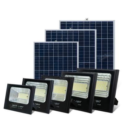 China Outdoor Industrial Remote Control Square High Brightness ip66 50 Watts 100 150 200 Led Solar Flood Light for sale