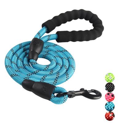 China Durable Reflective Hot Selling Walking Dog Cushioning Reflective Retractable Nylon Dog Leash for sale