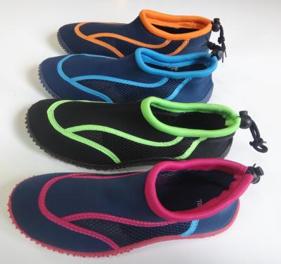 China Neoprene Beach Shoes Little Girl Slip On Back Toe Water Walking Shoes Barefoot Kids Beach Shoes For Men for sale