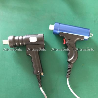 China 30Khz Robotic Ultrasonic Spot Welding Machine for Automobile Carpet for sale