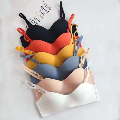 China 2022 new style girl's bra strapless one-piece lift breathable soft and light no steel ring ladies bra for sale