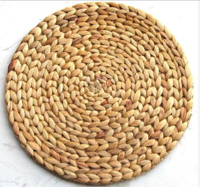 China Viable Round Rug Woven Table Mats For Dining, Water Hyacinth Woven Placemat, Heat Resistant Non Slip Woven Handmade Place Mat for sale