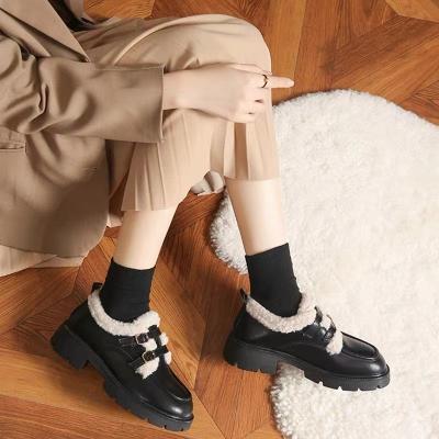 China Fashionable Spring Breathable Women Swap PU Leather Shoes Wear Resistant Women's Flats for sale