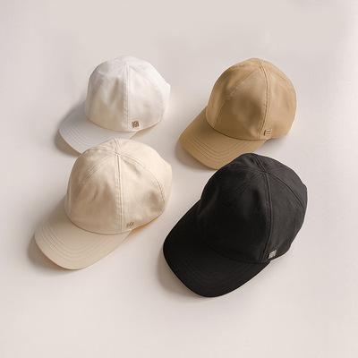 China COMMON Logo Four Seasons Fashion Baseball Hats Solid Color Sunshade 6-Panel Wholesale Custom Hat For Women for sale