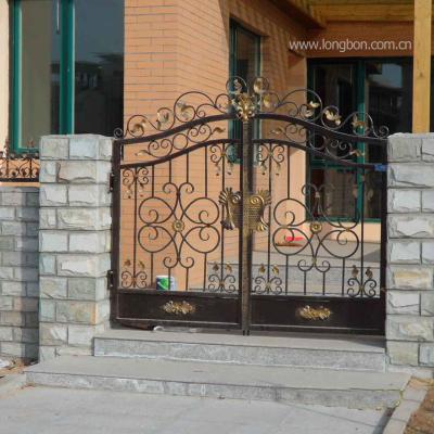 China Easily Assembled 2017 Top Selling Swing Wrought Iron Pipe Door Designs for sale