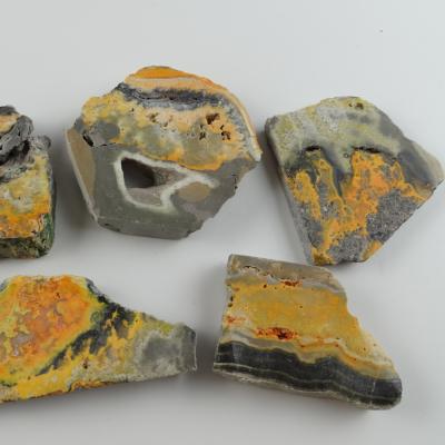 China China New Product Good Quality Natural Stone Yellow Bumblebees Jasper Slices Healing Bumblebees Crystal Slab For Decoration for sale