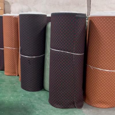 Cina Personalizza il modello di ricamo Quilted Pvc Pelle Car Mat Roll Per Matto Auto in vendita