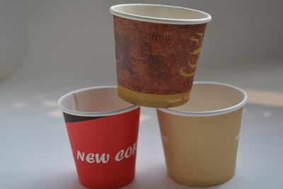 Chine La double tasse de thé réutilisée de papier peint a isolé la catégorie comestible 8oz 250ml à vendre