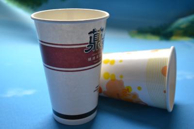 Chine blanc jetable de tasses de papier du café 12OZ en solo avec le couvercle de cappuccino à vendre