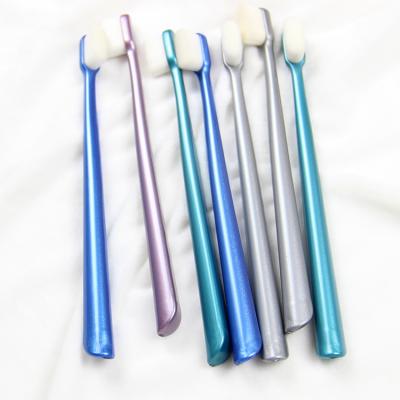 中国 Best Sale Classy Adult Women Toothbrush with more than 10000 filament soft bristles 販売のため