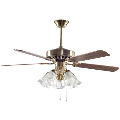 China Wholesale Price Vintage Style American Decorative Wooden Restaurant Home Vintage Chandelier Blade Industrial Ceiling Fan With Light for sale