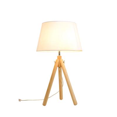 China Cute Nature Light Shop Online Porcelain Room Decor Lights Modern Desk Tripod Base White Study Led Wood Table Lamp for sale