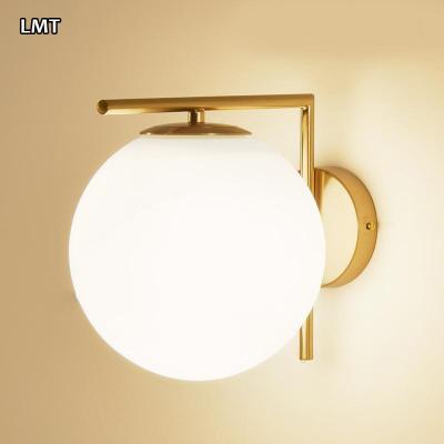 China New 2022 Modern Gadgets Wall Light Gold Hotel Lamp Outdoor Bronze E27 Hallway Lead Glass Attic Wall Lamp for sale