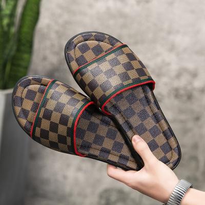 China Luxury Mens Slides Slippers Beach Slippers Wholesale Trend Fashion Indoor Outdoor Mens Designer Slippers for sale