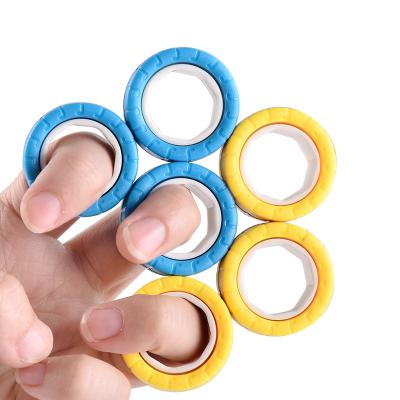 China Wiggle Person Toys Wiggle Spinners With Amazon Patent Hot Selling Magnetic Rings Adult Desk Toys ADHD Toys For Children 3pcs Autism Magnetic Ring Set for sale