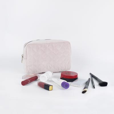 China Fashoion 2021 Winter Velvet Makeup Bag Crushed Velvet Cosmetic Bag Pink Velvet With Stitching for sale