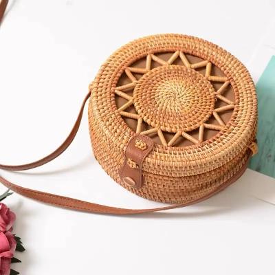 China Large Capacity Made From 100% Handmade Rattan Nature Supplier Women's Shoulder Bags for sale