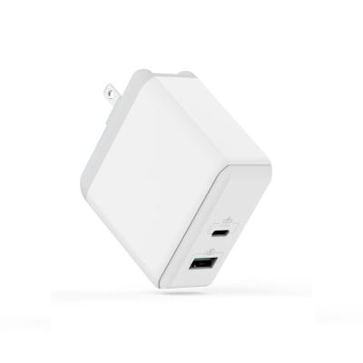 China Fast Mobile Phone Charger PD+QC USA Plug Usb 2 Port Wall Charger For UK Phone Socket Travel Charger for sale