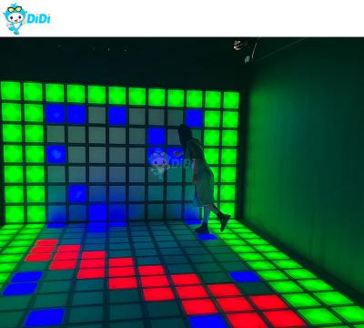 China Jardín de juegos en interiores Los niños activan el juego con azulejos de suelo con juegos innovadores en venta