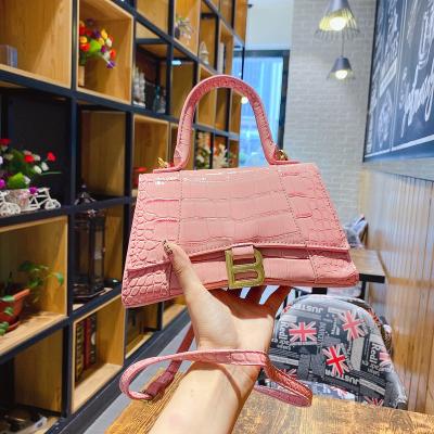 China Fashion 2022 Fashion B Home High Quality Ladies Handbag Gift Brand TrendMore for sale