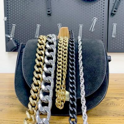 China Luggage& 19year+ China Handbag Manufacturer Custom Premium Metal 30mm Wider Bag Chains For Accessories for sale