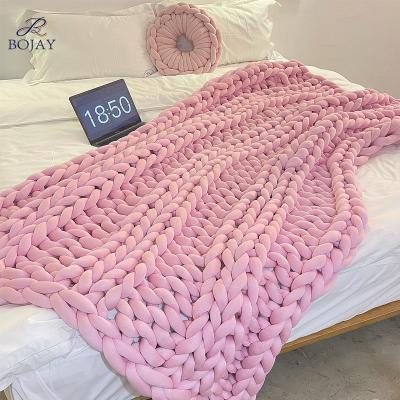 China Anti-pilling Chunky Knit Blanket Luxury Handmade 15 Pounds Soft Breathable and Soothing All-Season Even Knitted Weighted Blanket Throw for sale