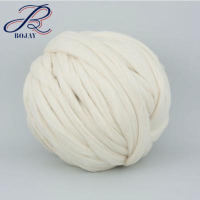 China Soft 100% Merino Yarn For Spinning Wool Hosing For Wet Felt Arm Knitting Chunky Yarn for sale