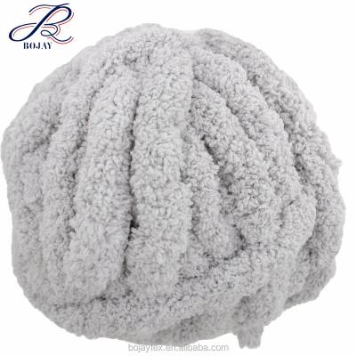 China Durable Hot Selling 2cm Polyester Yarn Thick Extra Fine For Hand Knitting Bulky Blanket 100% Polyester Yarn for sale