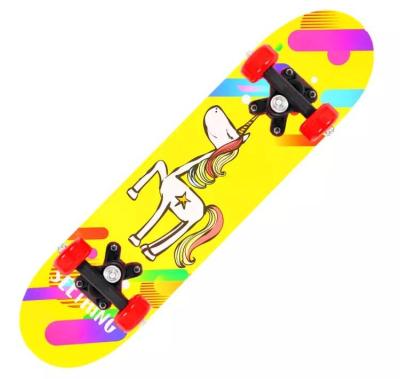 China 2022 Youth 24 Inch Custom Wooden Wholesale High Quality Outdoor Skateboards Chinese Small For Kids for sale