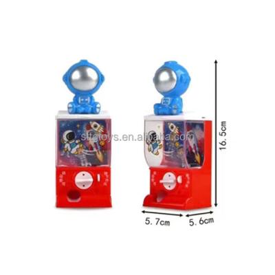 China Cartoon Toys OEM Candy Vending Machine Toy Plastic Cartoon Astronaut Dispenser Candy Kids Toys for sale