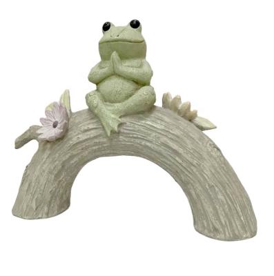 China Artificial GARDEN RESIN PRAYER FROG ON A LOG FIGURINE STATUE for sale