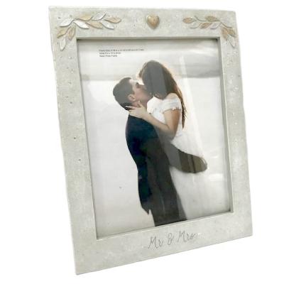 China Resin WEDDING RESIN 3-OPENNING PHOTO FRAME for sale