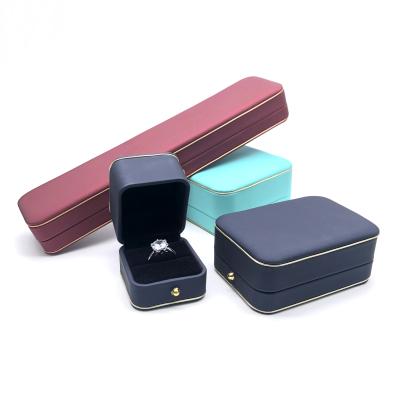 China Morden Custom Luxury PU Leather Jewelry Box Sets Gift Boxes Ring Pendant Packaging for sale